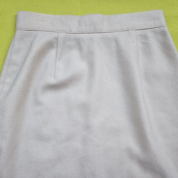 Skirt United Colors of Benetton Italy Wool Size 40 Like new - Picture 3 of 13